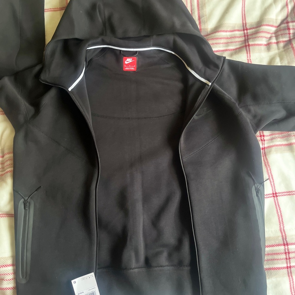 Black Nike Tech - image 3